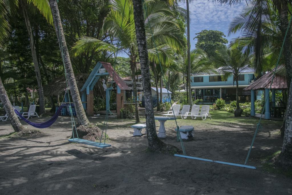 Pelican Beachfront Hotel Esterillos Este Exterior photo